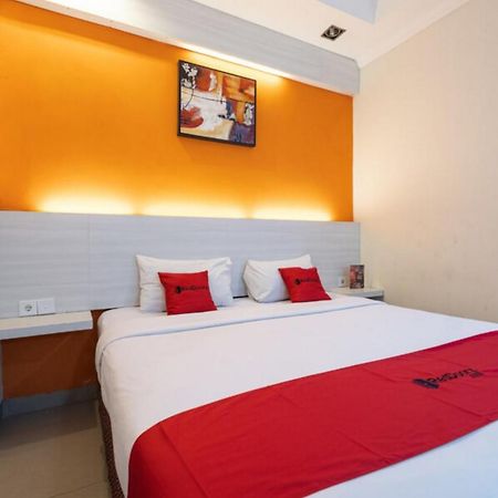 RedDoorz Plus @ Hotel Alden Makassar Exterior foto