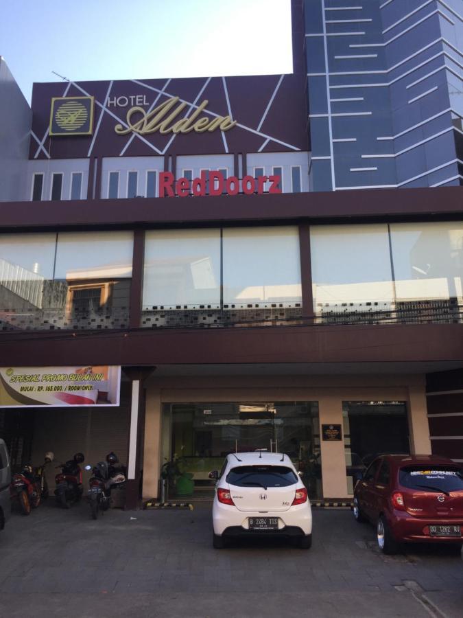 RedDoorz Plus @ Hotel Alden Makassar Exterior foto